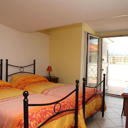 Bed And Breakfast Gigi Furci Siculo Buitenkant foto